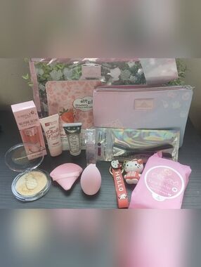 Hello Kitty Pink Travel Beauty Kit with Pouches & Tools